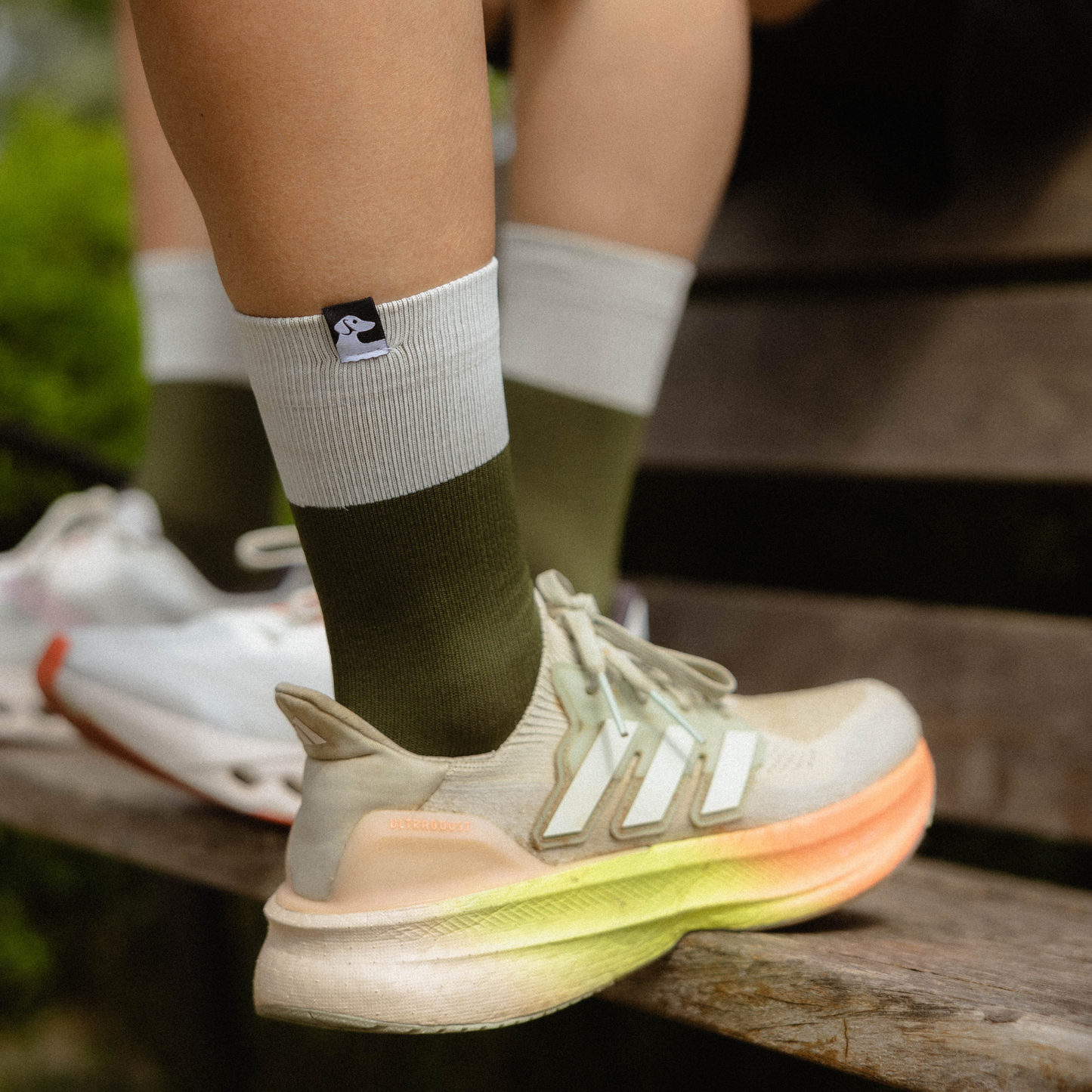 INSTINCT · green/cream